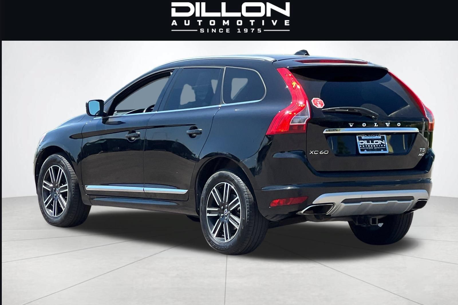 Used 2017 Volvo XC60 T5 Dynamic w/ Advanced Package AWD/4WD image 6