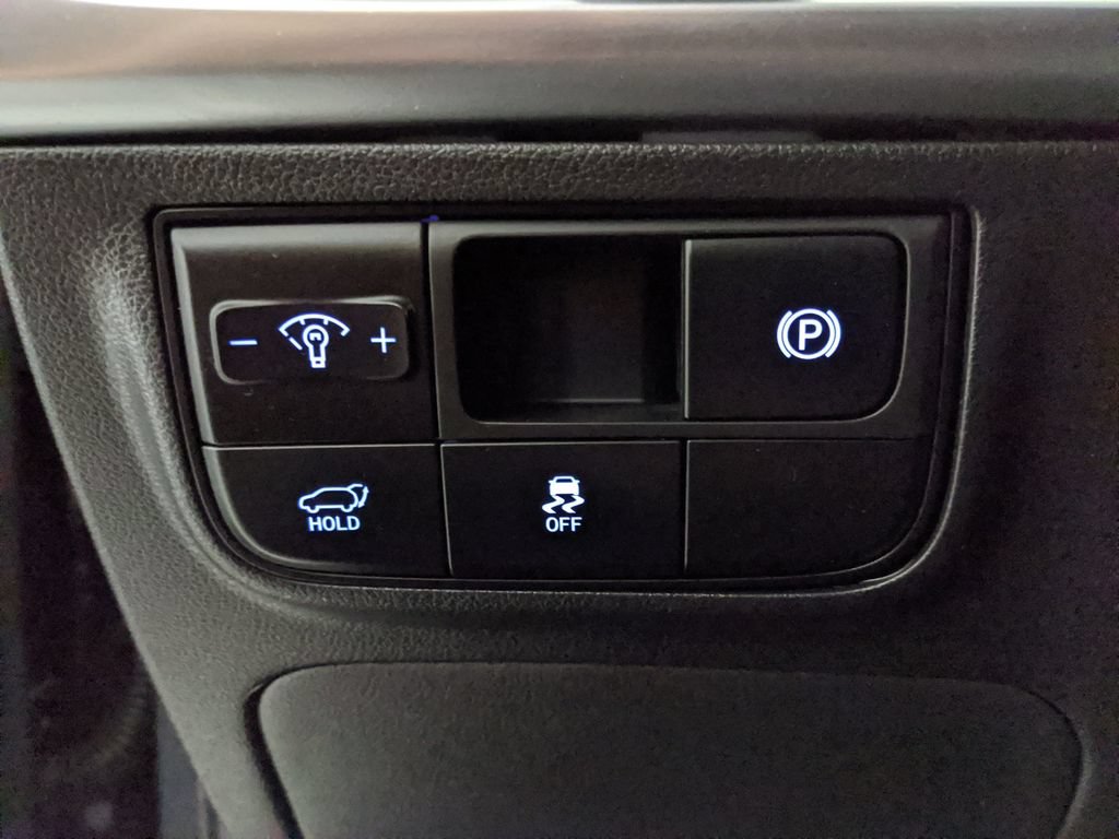 Used 2025 Hyundai Tucson Limited FWD image 13