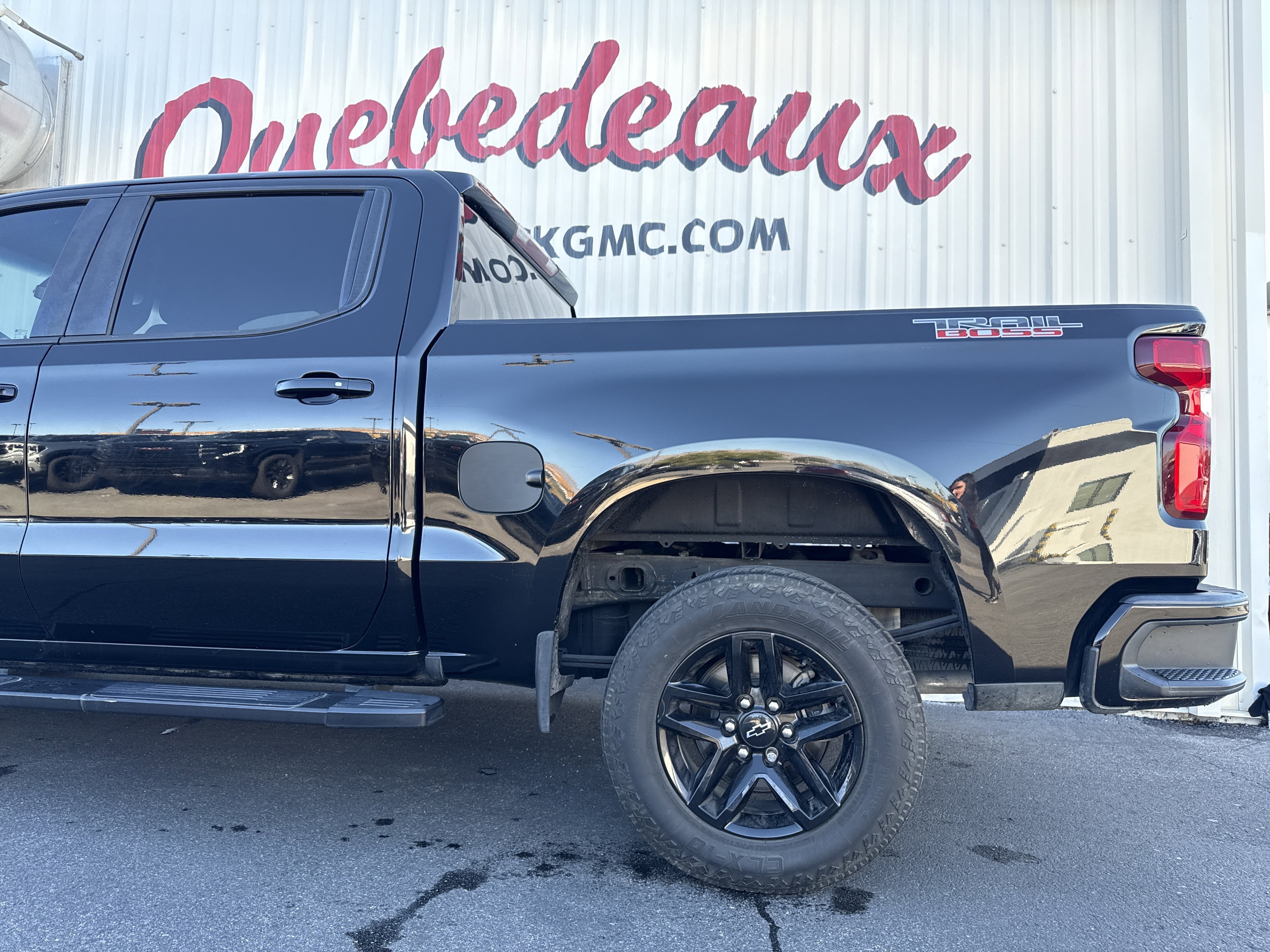 Used 2019 Chevrolet Silverado 1500 LT Trail Boss image 3