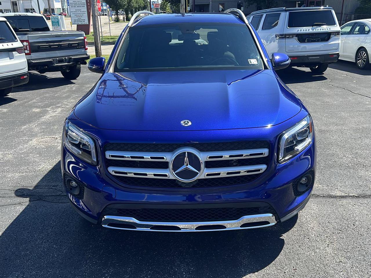 Used 2020 Mercedes-Benz GLB 250 4MATIC image 2