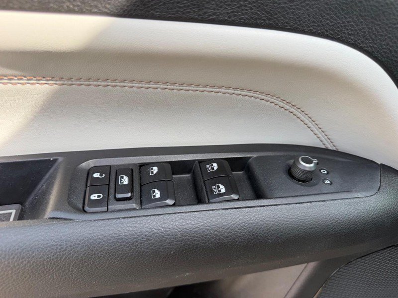 Used 2024 Jeep Compass Limited AWD/4WD image 17