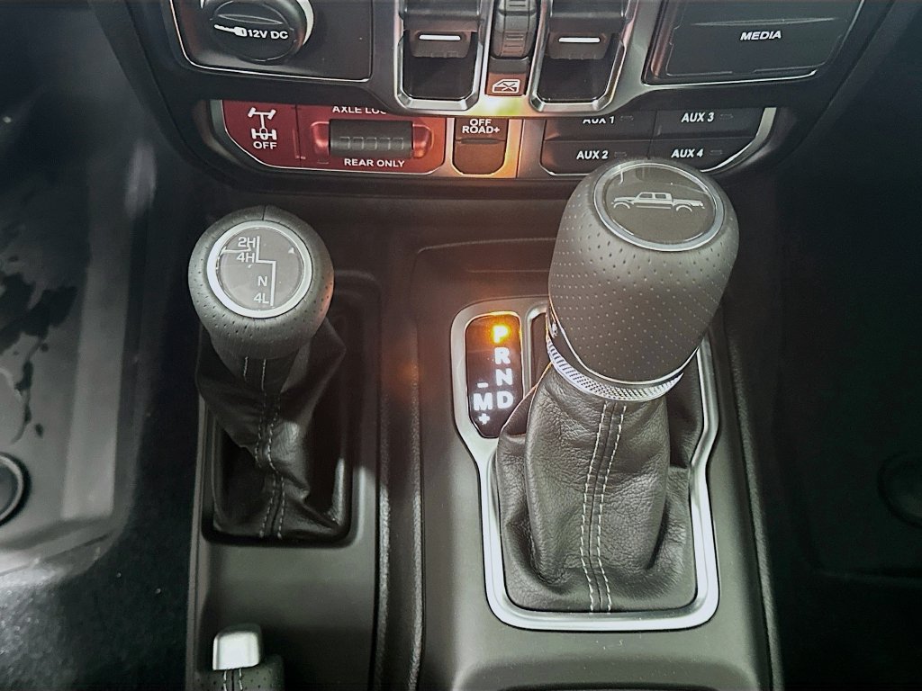 New 2026 Jeep Gladiator Mojave w/ Technology Group AWD/4WD image 12
