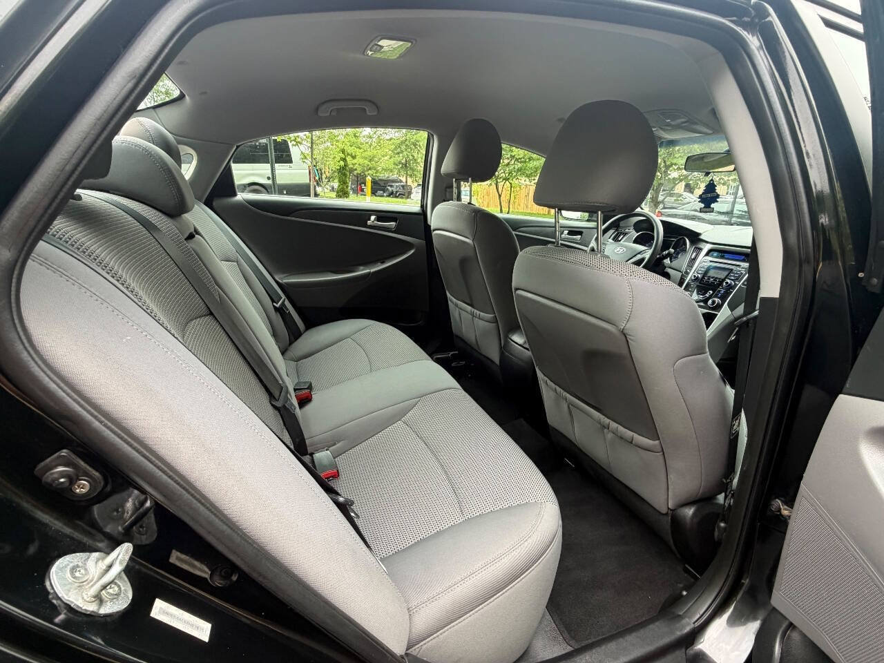 Used 2011 Hyundai Sonata GLS FWD image 14