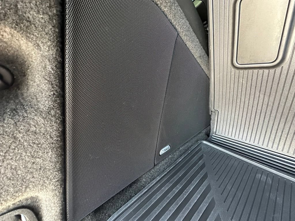 Used 2025 Cadillac Escalade Sport RWD image 17