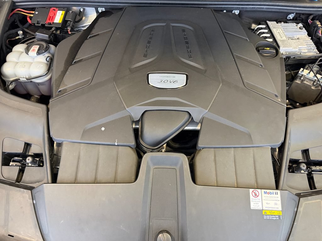 Certified 2021 Porsche Cayenne Coupe AWD/4WD image 27