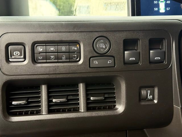 Used 2024 Chevrolet Brightdrop 600 w/ Commercial Equipment Package image 18