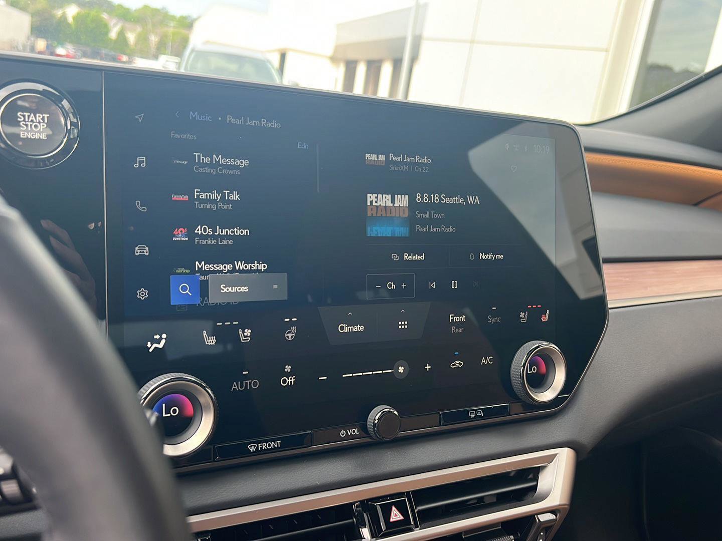 Certified 2025 Lexus RX 350 Premium w/ Accessory Package (Z1) image 24