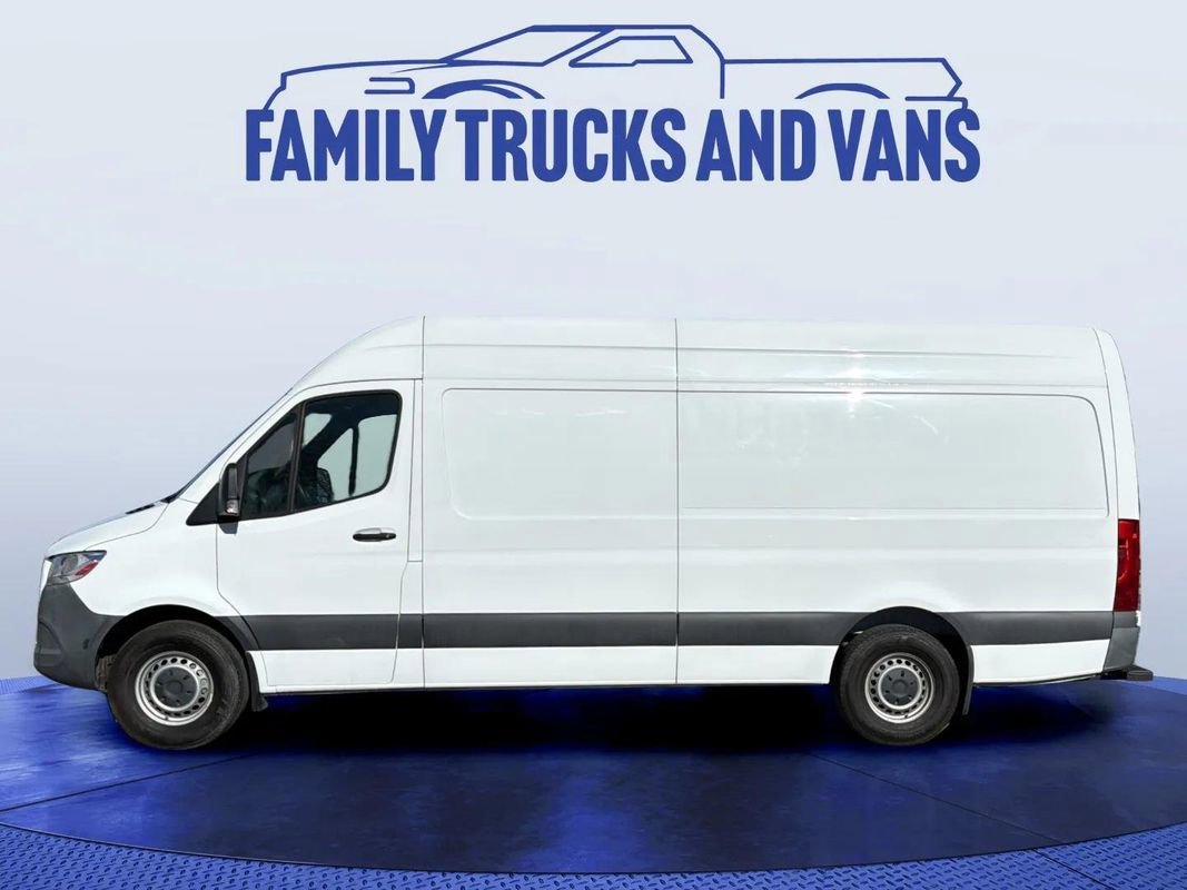 Used 2021 Freightliner Sprinter 2500 image 2