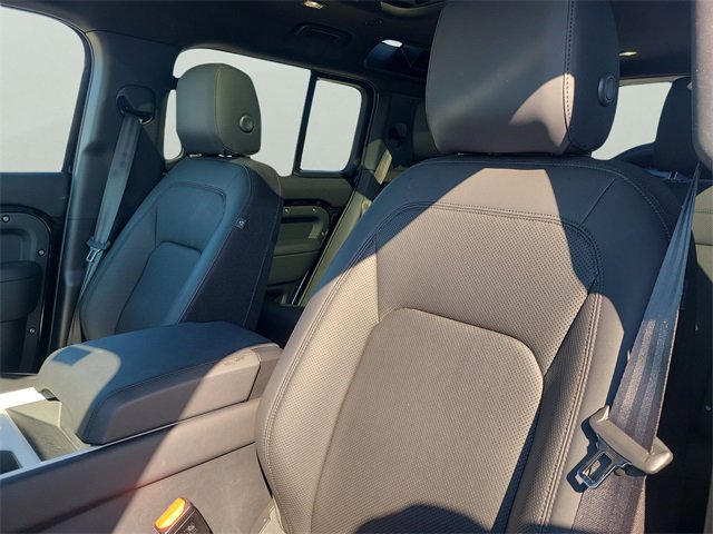 Used 2025 Land Rover Defender 110 S image 22