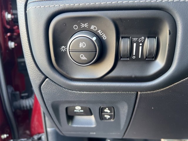 Used 2024 RAM 1500 Limited image 8