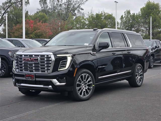 New 2026 GMC Yukon XL Denali w/ Denali Reserve Package image 8
