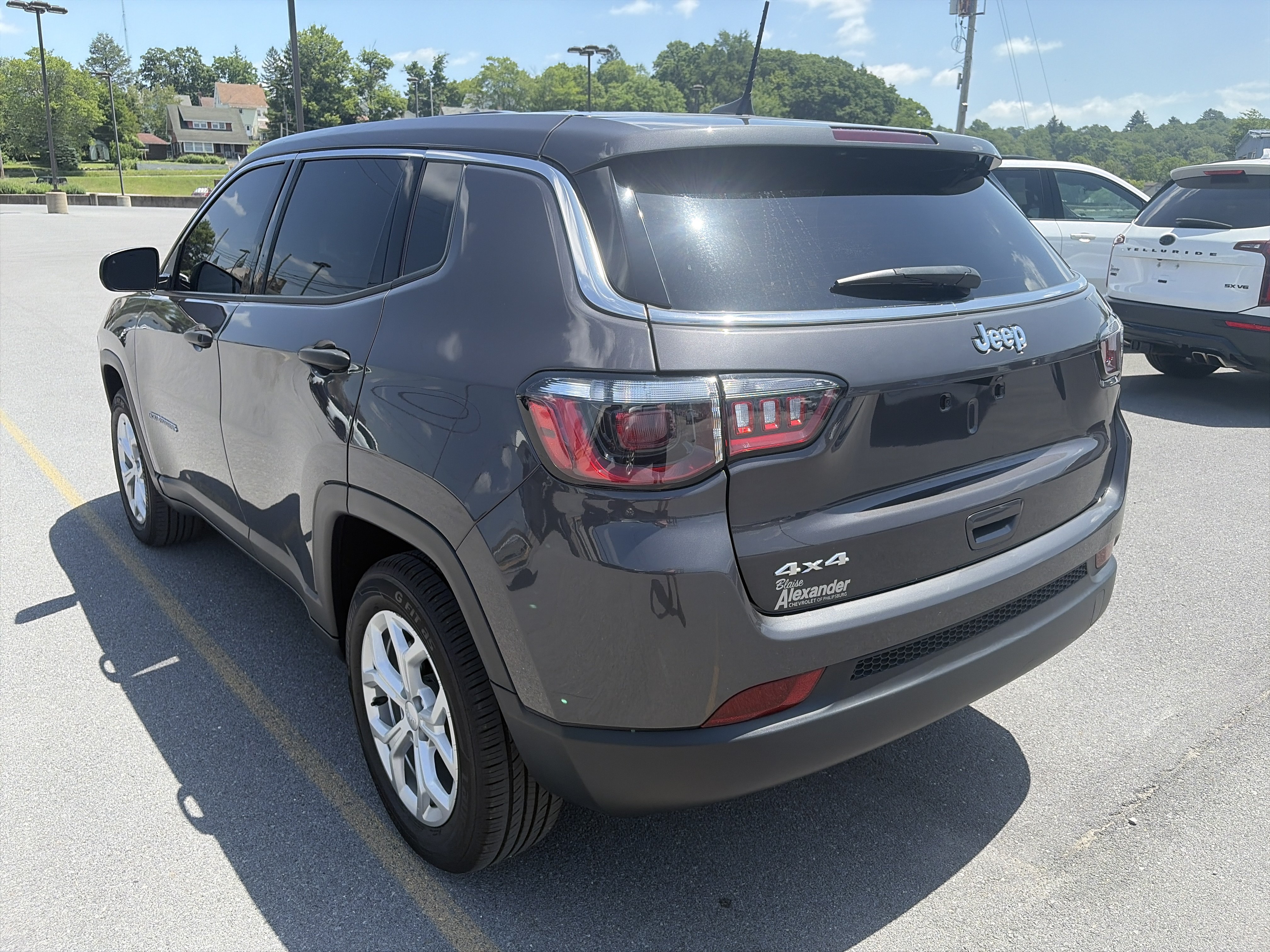 Used 2024 Jeep Compass Sport AWD/4WD image 4