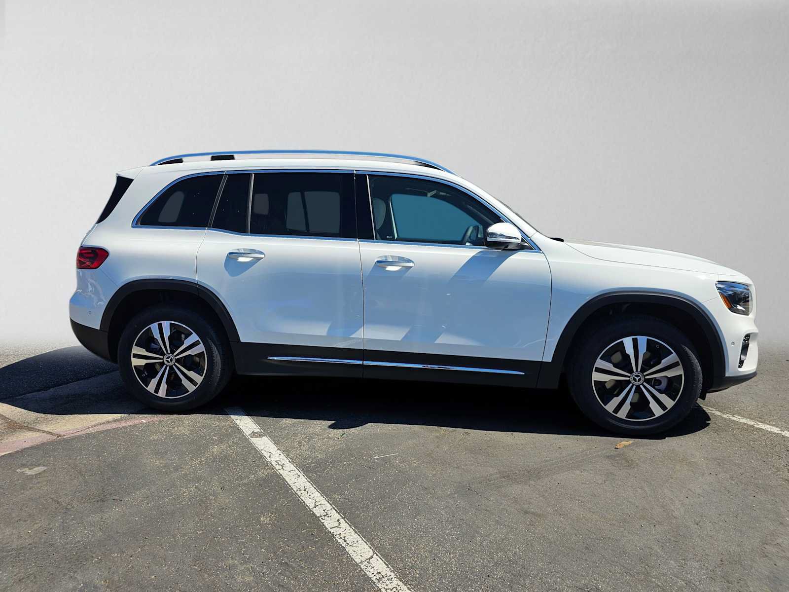New 2026 Mercedes-Benz GLB 250 image 2