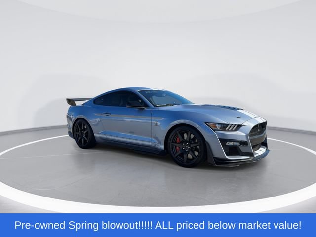 Used 2022 Ford Mustang Shelby GT500 w/ Carbon Fiber Track Pack RWD image 2