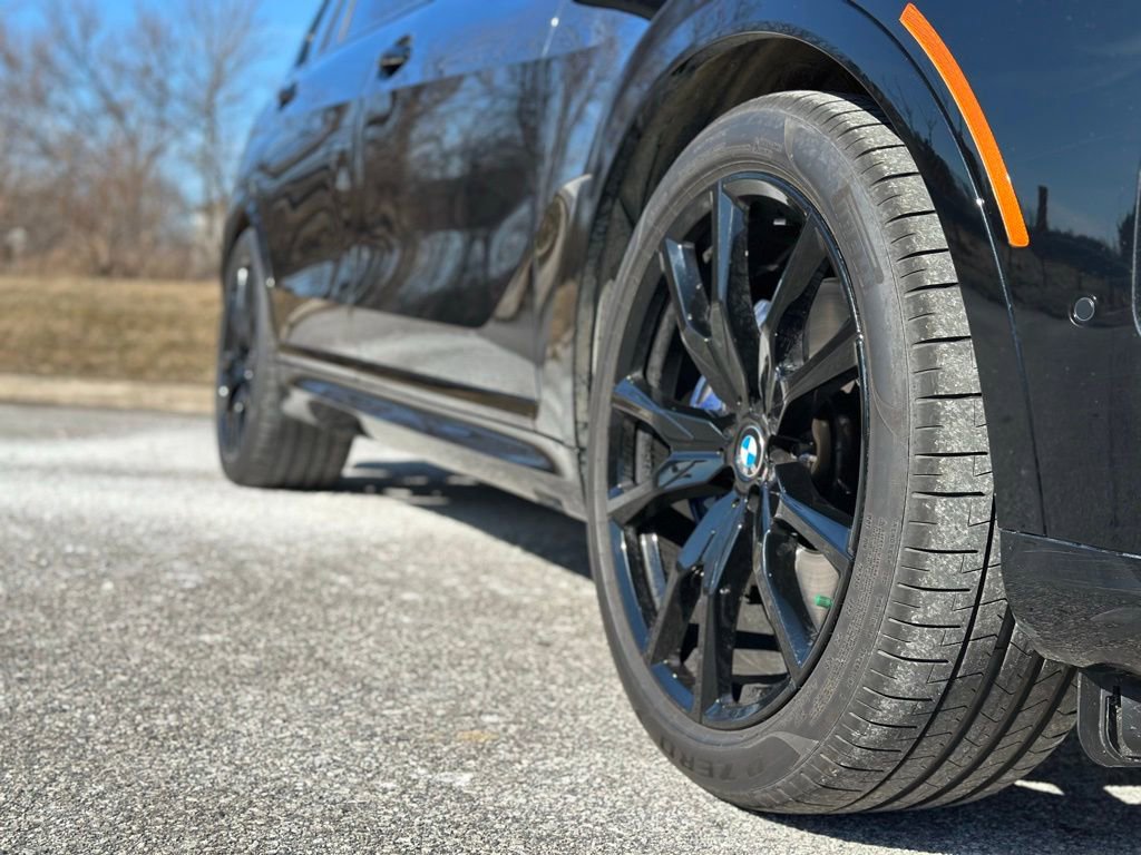 Used 2025 BMW X7 xDrive40i w/ M Sport Package image 9