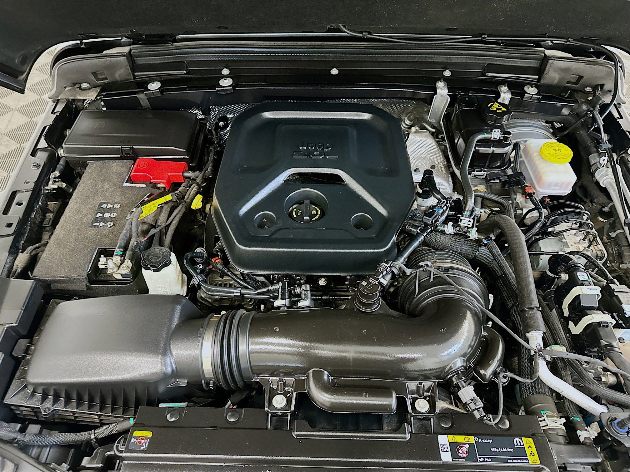 Used 2025 Jeep Wrangler Sahara image 33