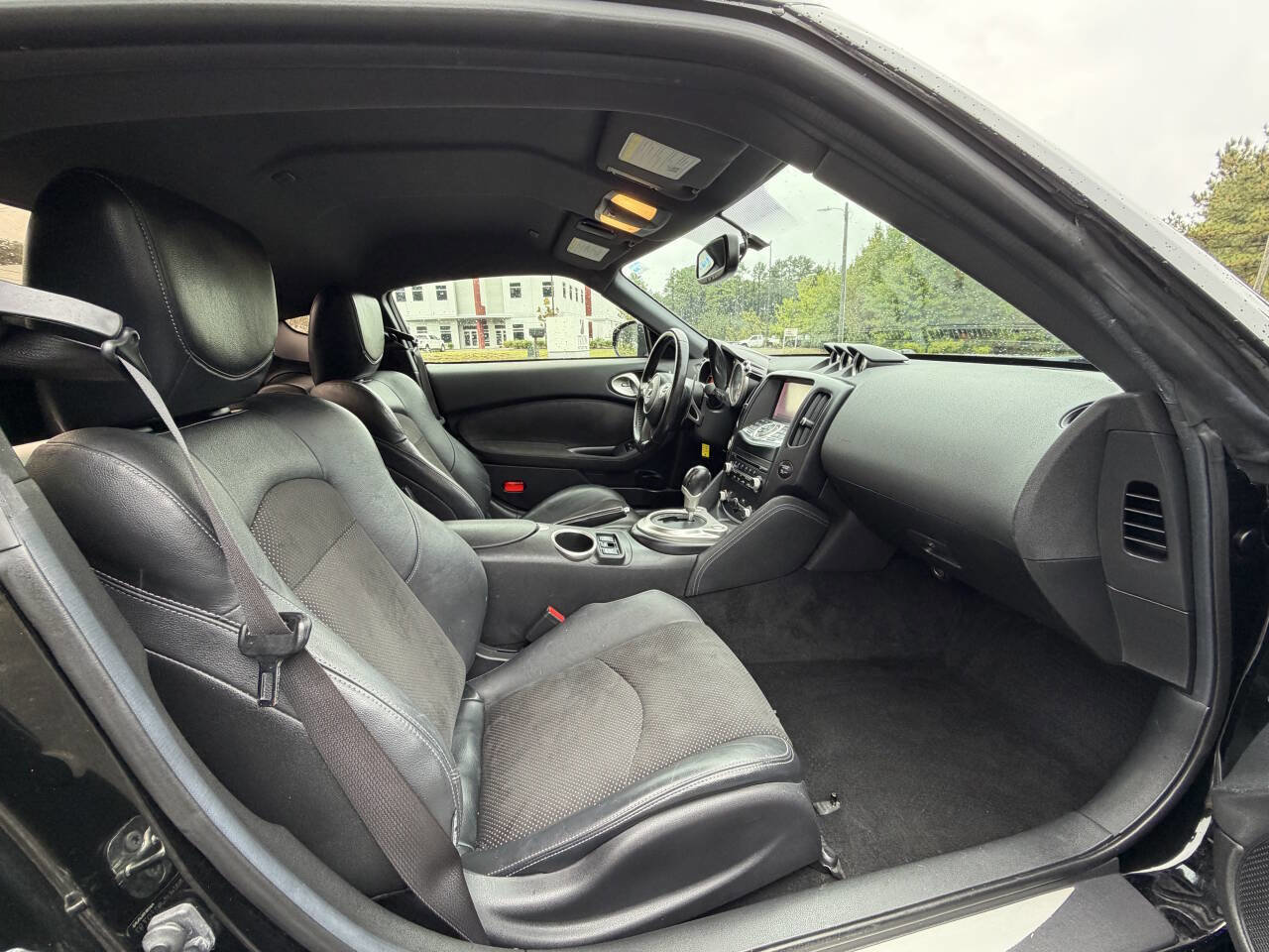 Used 2018 Nissan 370Z Touring image 13