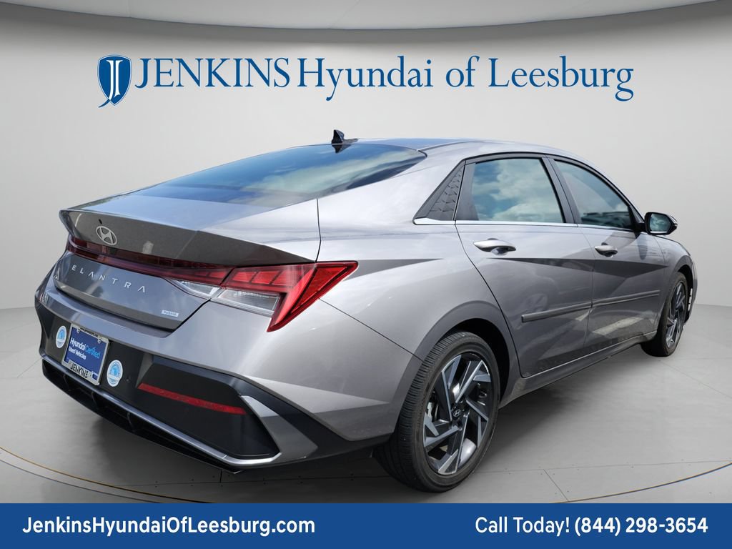 Certified 2024 Hyundai Elantra Limited FWD image 7