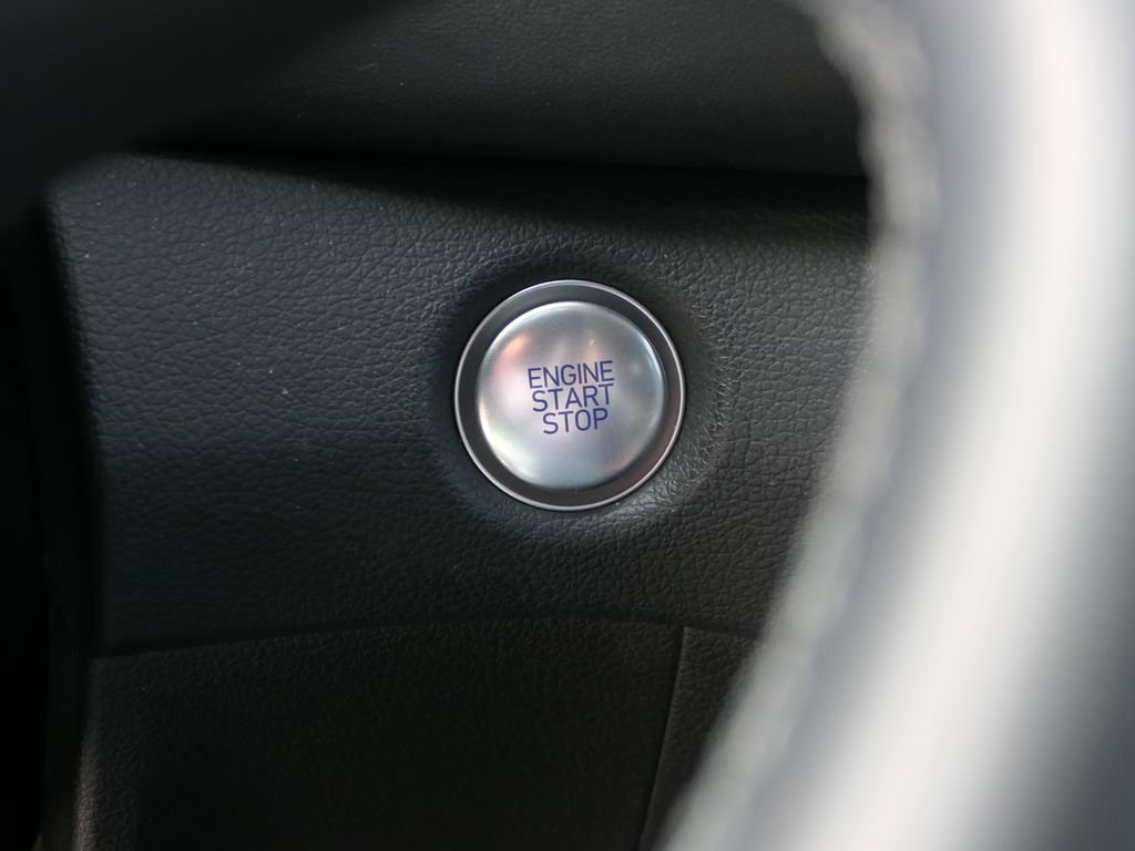 Certified 2023 Hyundai Santa Fe SEL image 17