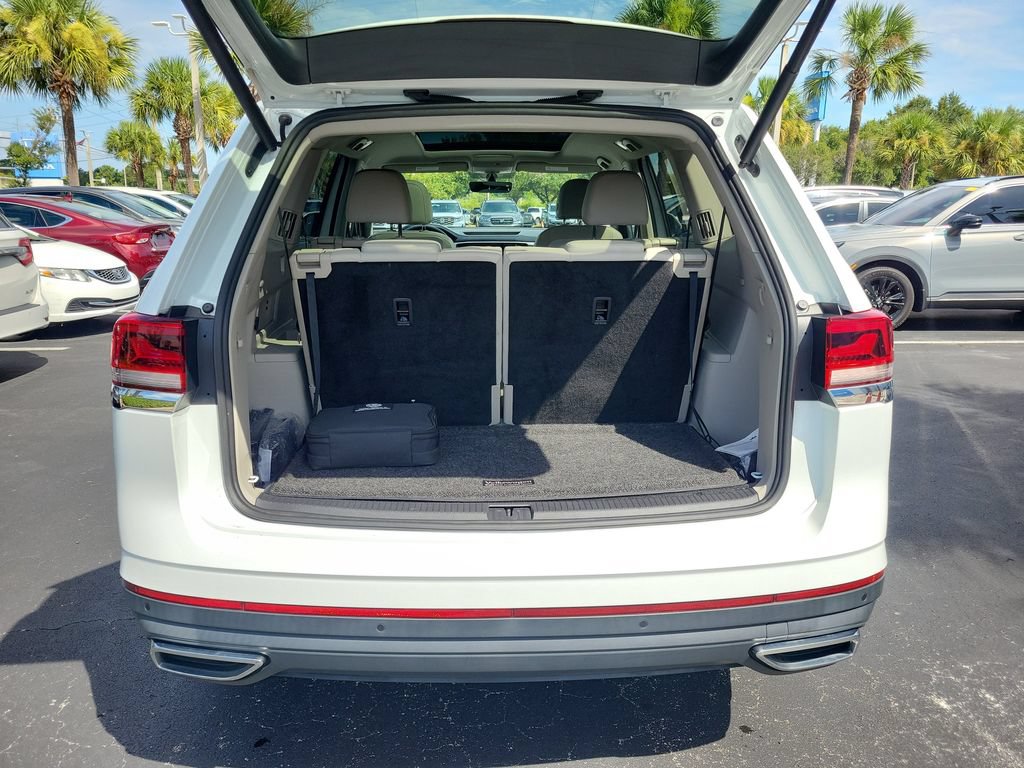 Used 2022 Volkswagen Atlas SE w/ Panoramic Sunroof Package FWD image 12