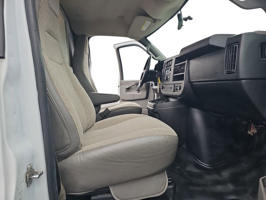 Certified 2021 Chevrolet Express 3500 Cutaway w/ Power Convenience Package image 11