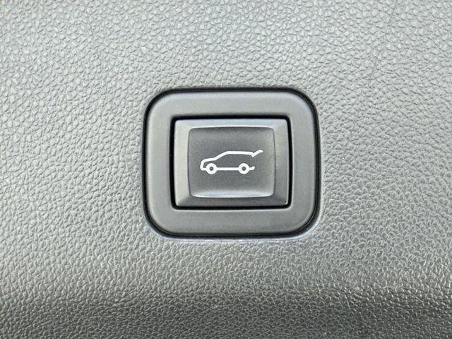 Used 2023 Cadillac Escalade ESV Luxury RWD image 14