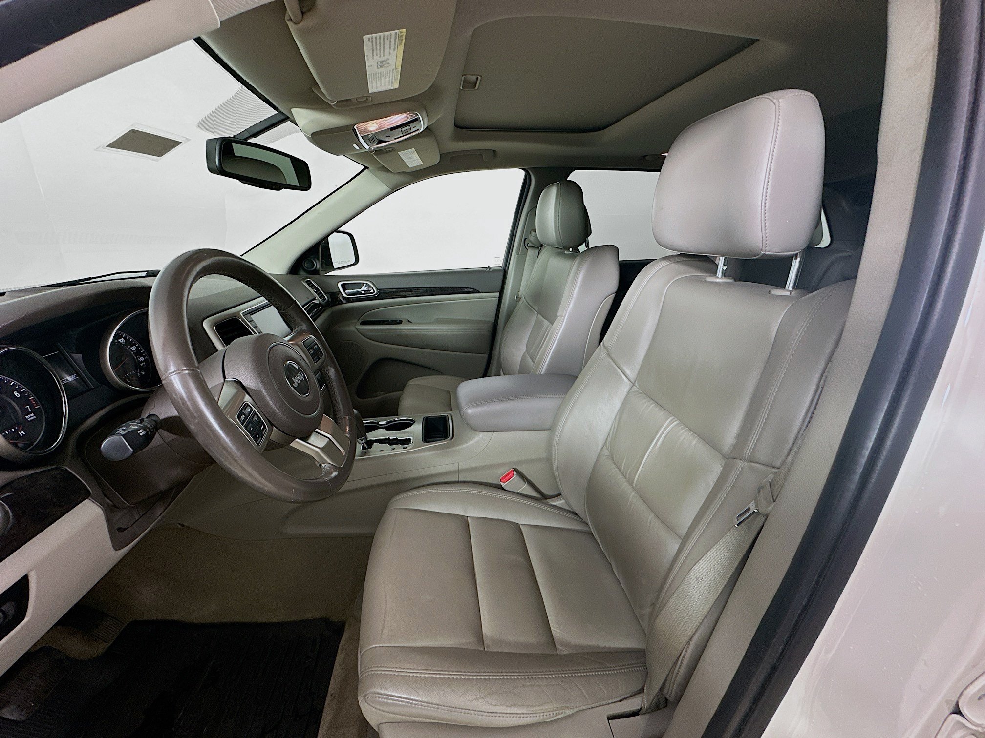 Used 2011 Jeep Grand Cherokee Laredo AWD/4WD image 24