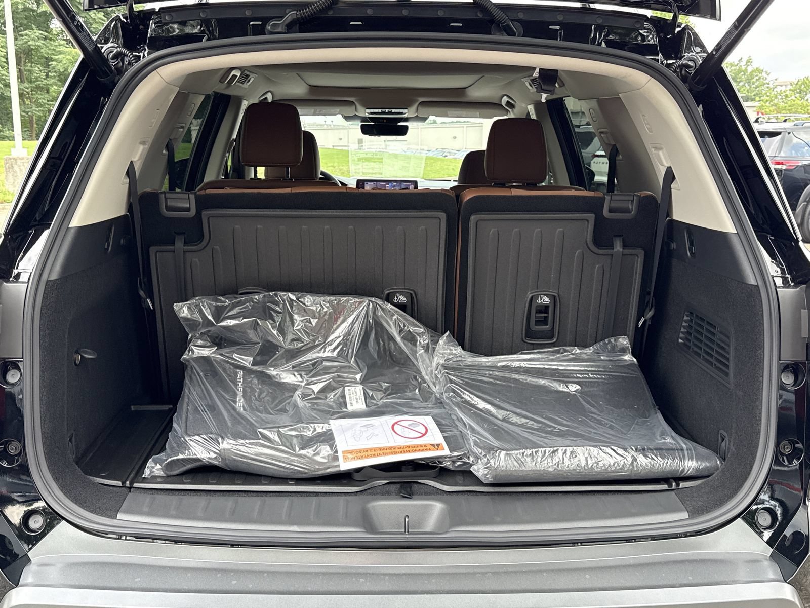 New 2026 Nissan Pathfinder Platinum FWD image 23