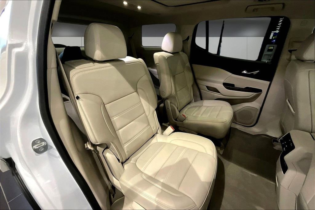 Used 2023 GMC Acadia Denali w/ Denali Ultimate Package AWD/4WD image 25