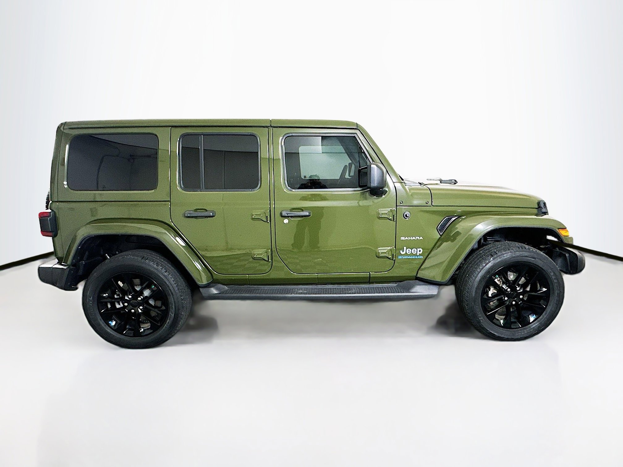 Used 2023 Jeep Wrangler Sahara image 10