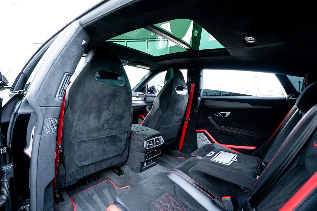 Used 2024 Lamborghini Urus Performante AWD/4WD image 59