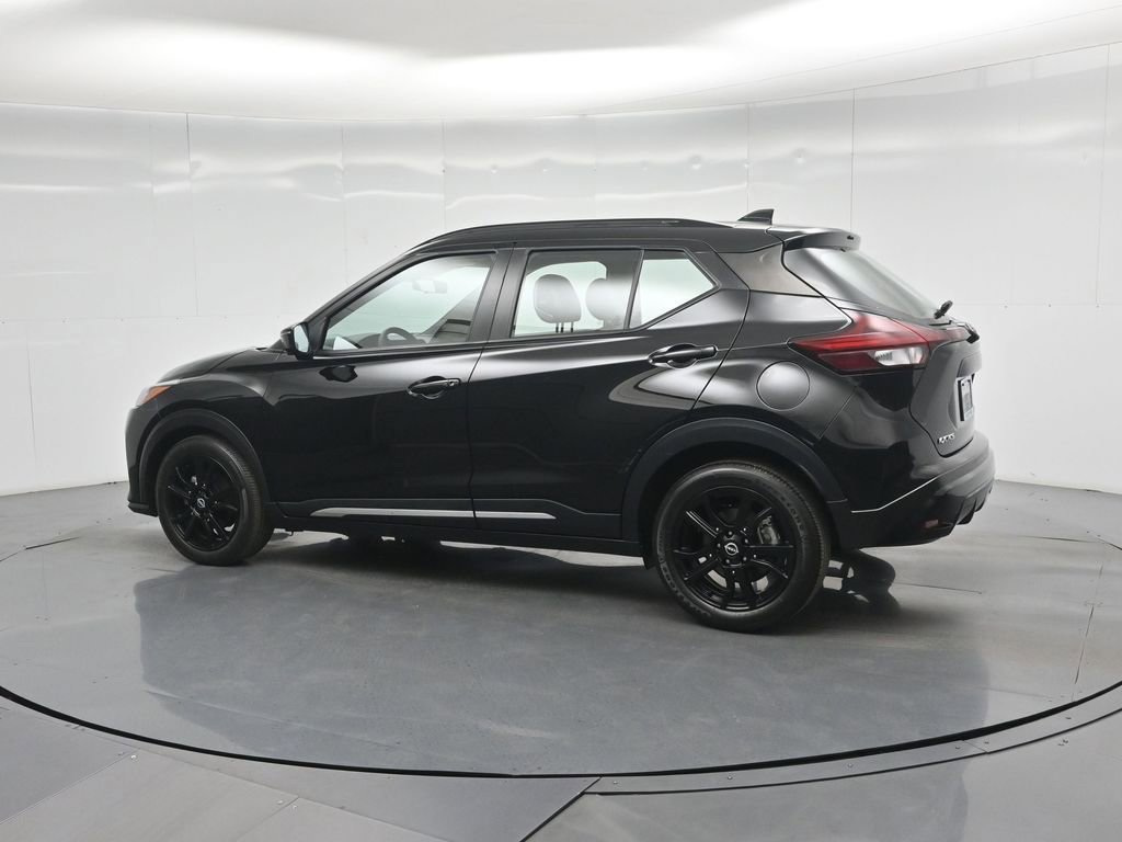 Used 2023 Nissan Kicks SR w/ SR Premium Package image 7