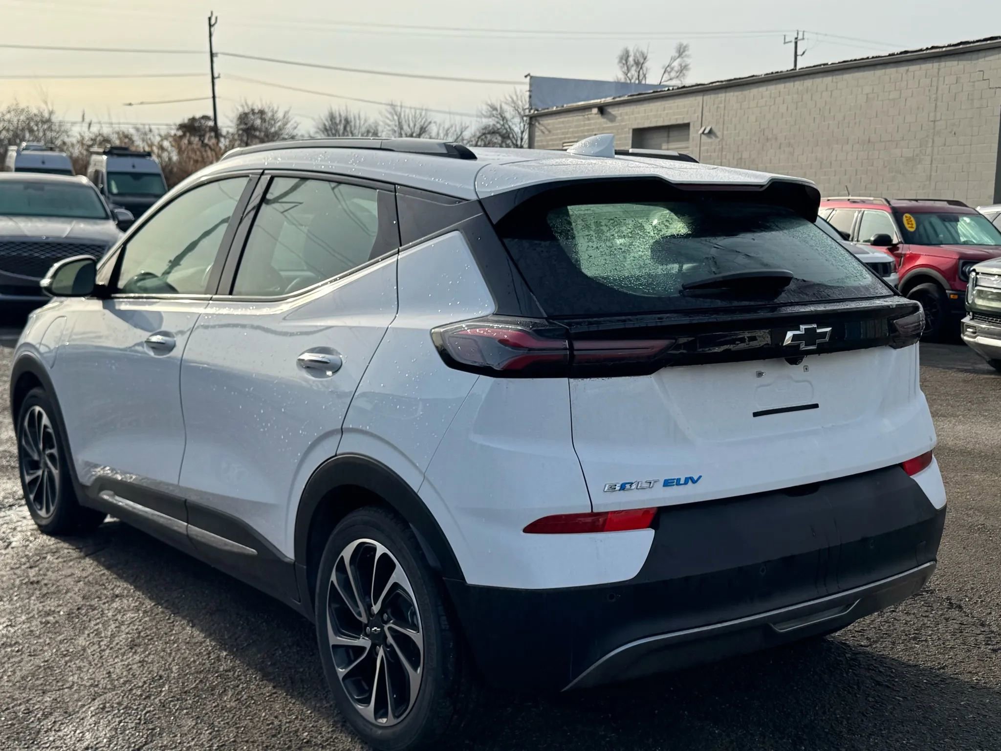 Used 2022 Chevrolet Bolt EUV Premier w/ Sun & Sound Package image 7