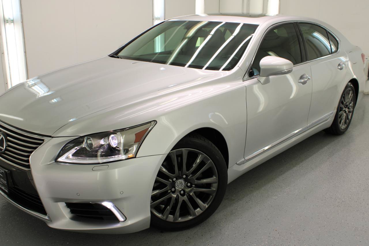 Used 2016 Lexus LS 460 w/ Comfort Package RWD image 15