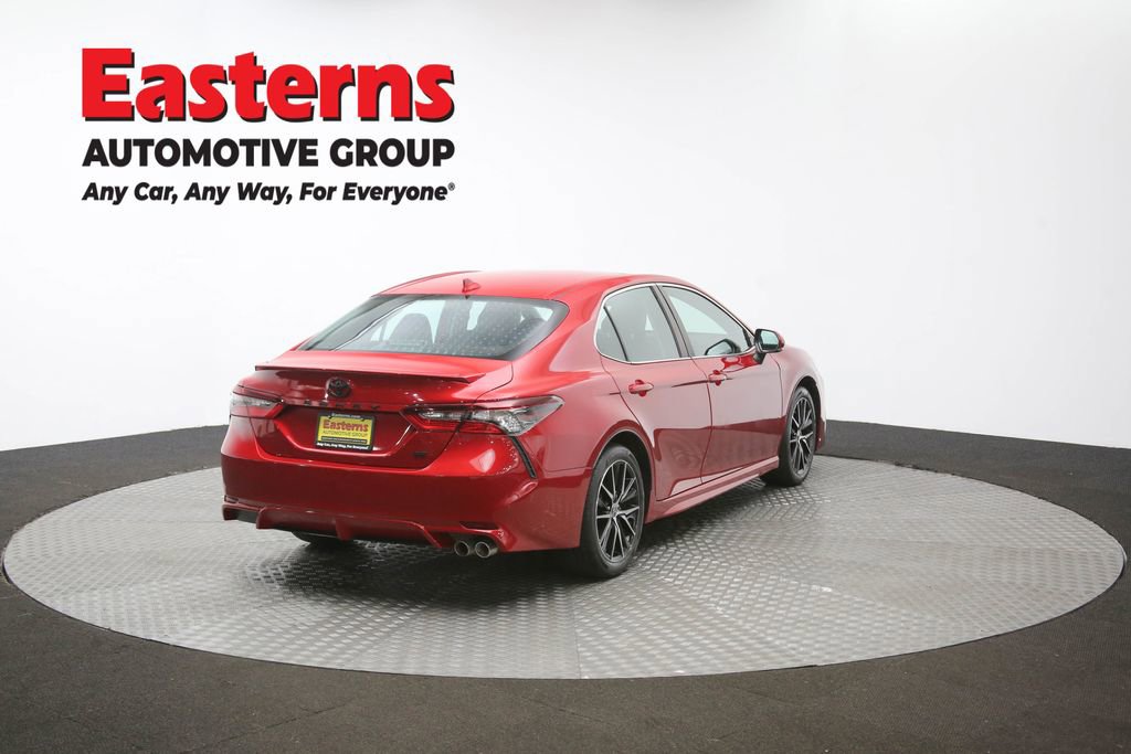 Used 2021 Toyota Camry SE w/ Cold Weather Package image 40