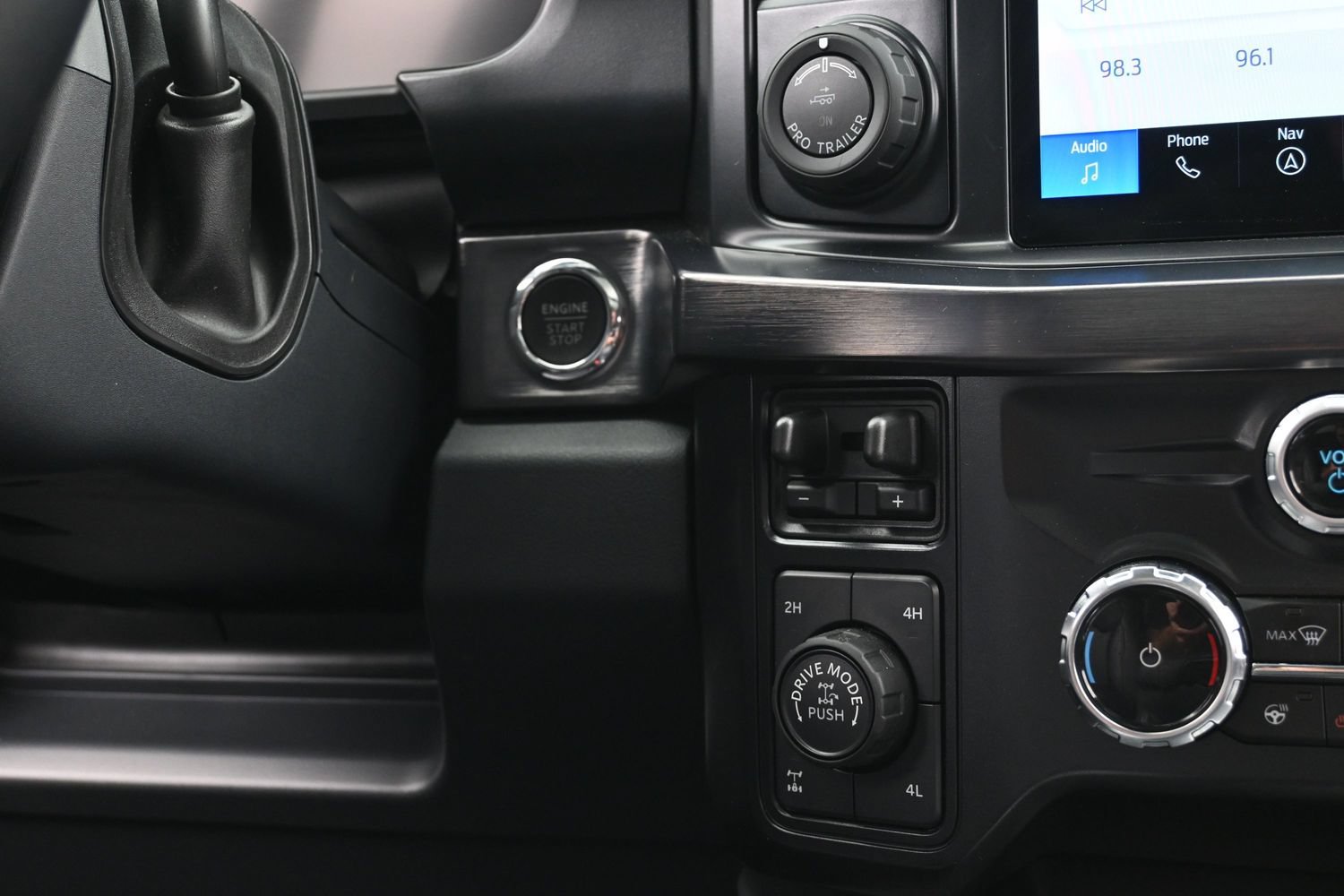 Used 2025 Ford F250 Lariat w/ Lariat Ultimate Package AWD/4WD image 39