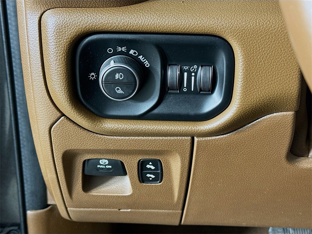 Used 2020 RAM 1500 Laramie image 14