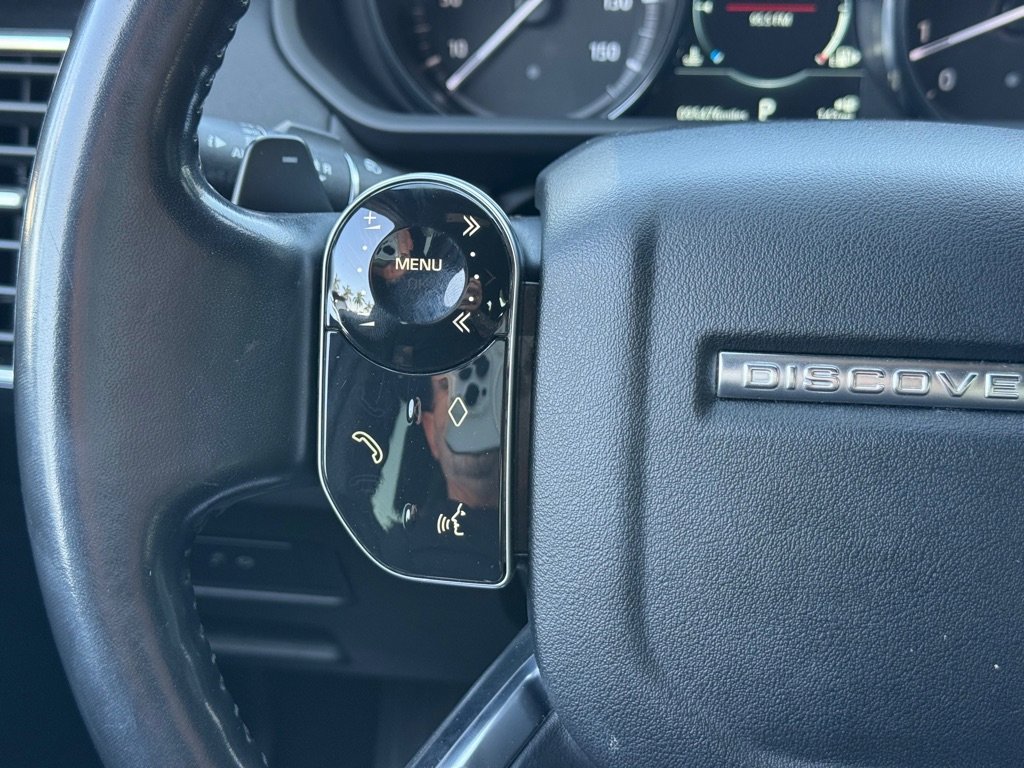 Used 2019 Land Rover Discovery SE image 19