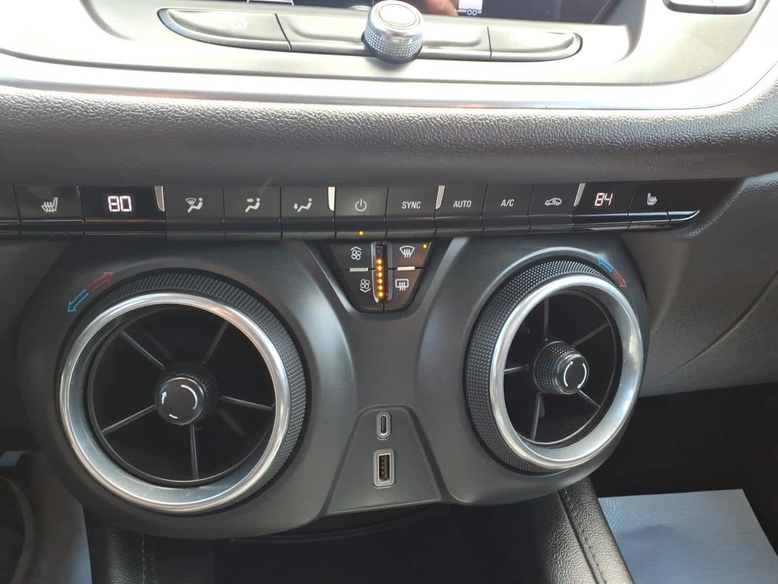 Used 2019 Chevrolet Blazer LT AWD/4WD image 16