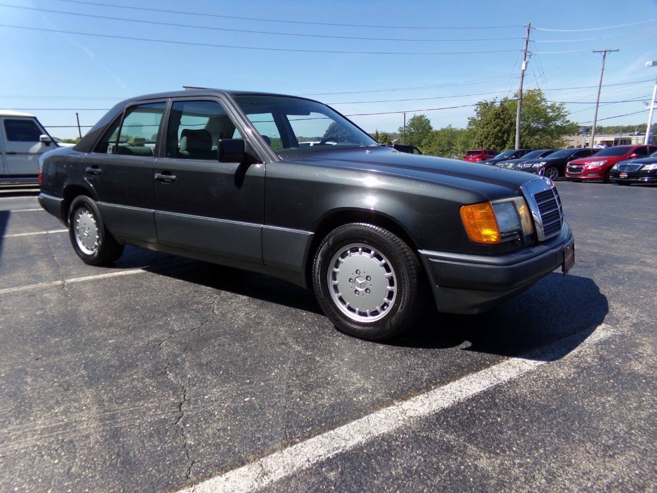 Used 1990 Mercedes-Benz 300 E 3.0 image 4