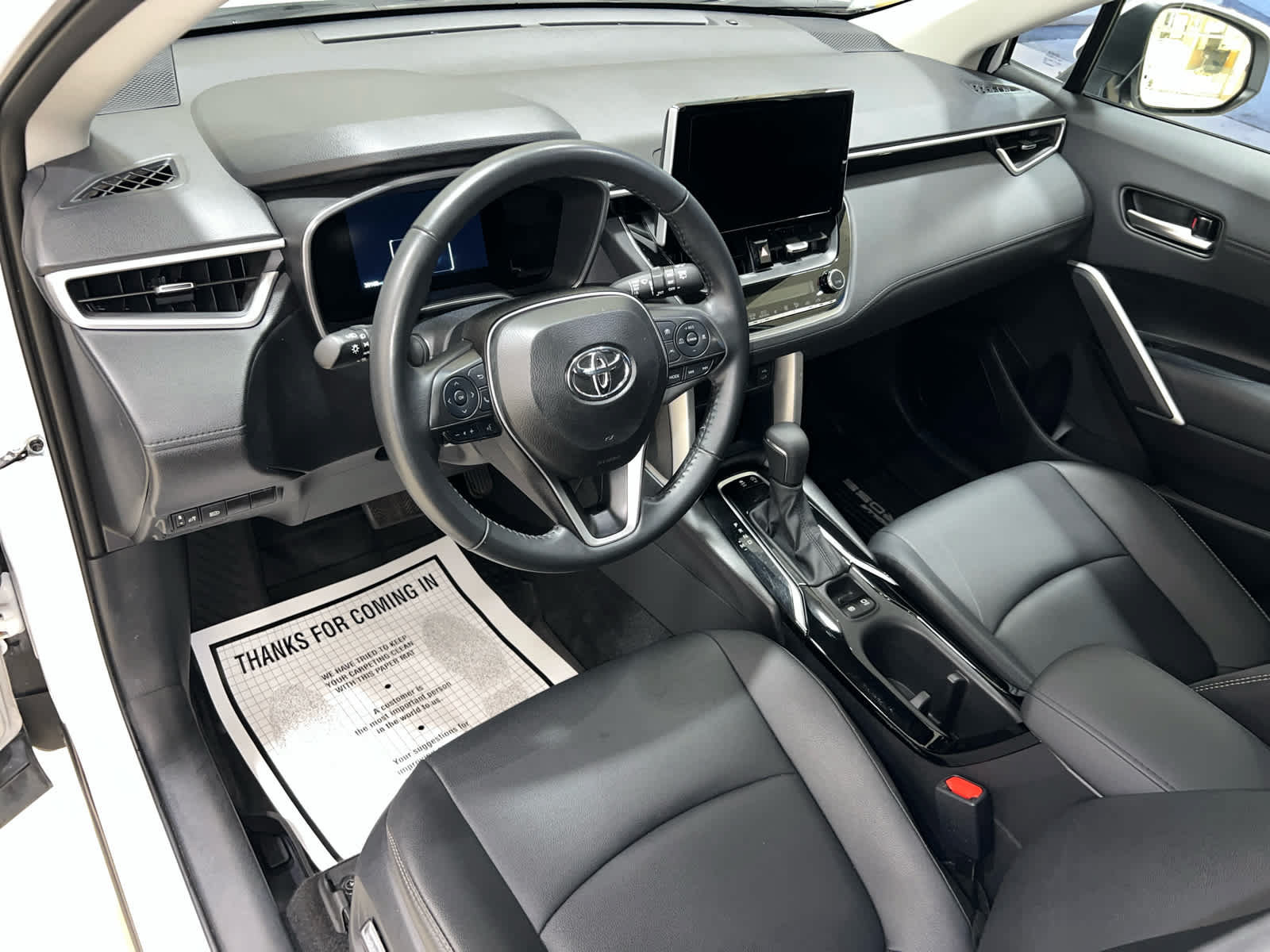 Used 2024 Toyota Corolla Cross XLE w/ Convenience Package AWD/4WD image 9
