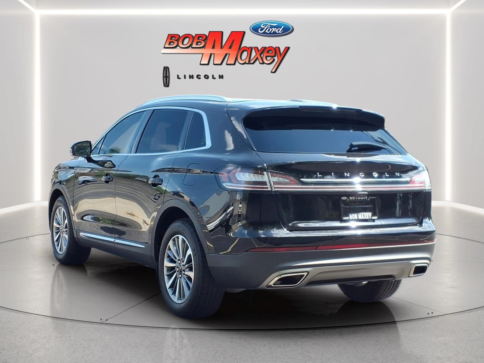 Used 2023 Lincoln Nautilus AWD w/ Premium Package image 6