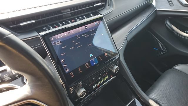 Certified 2021 Jeep Grand Cherokee L Overland w/ Luxury Tech Group IV AWD/4WD image 8