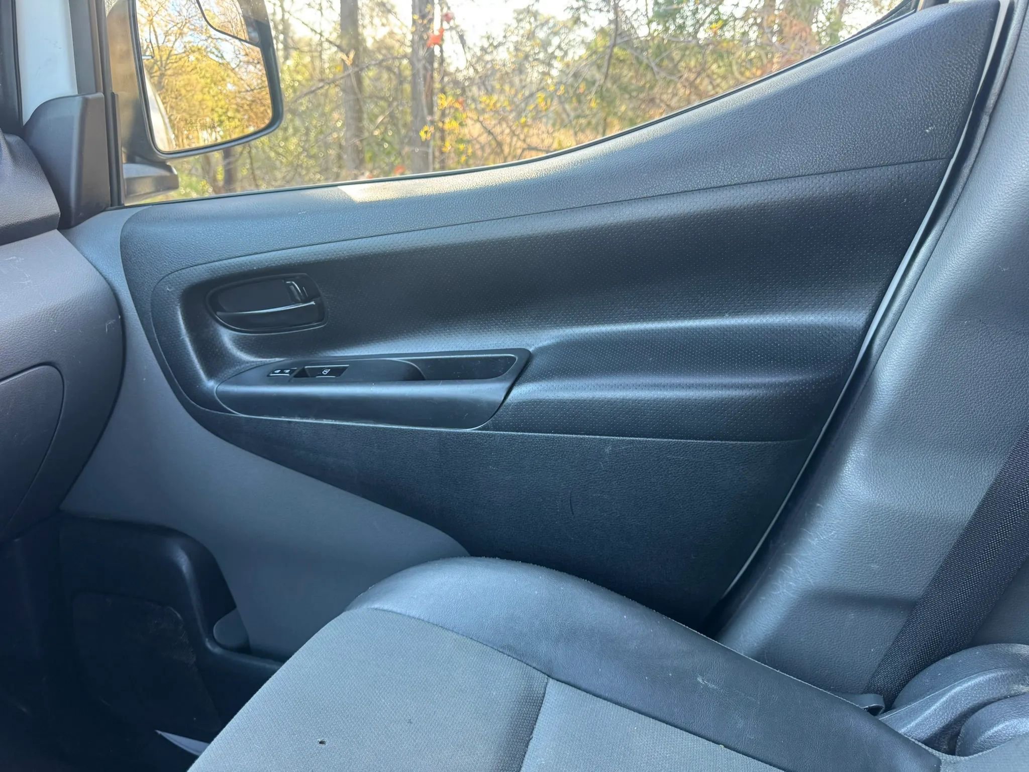 Used 2017 Chevrolet City Express LT image 9