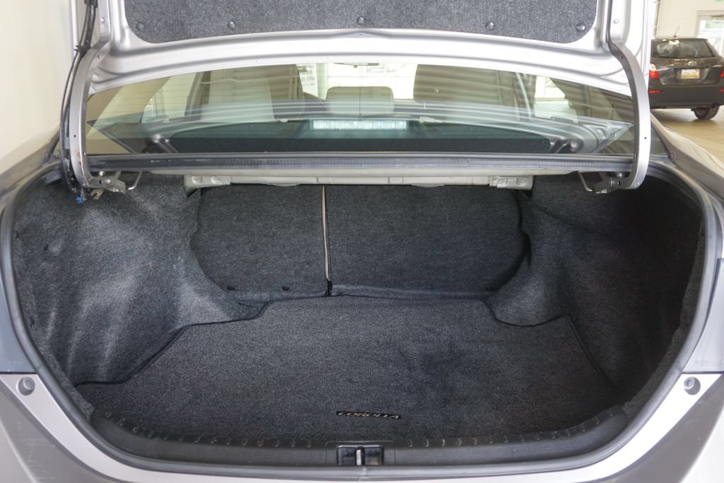 Used 2015 Toyota Corolla LE FWD image 14