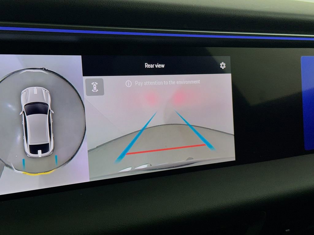 Certified 2025 Porsche Macan Electric image 16