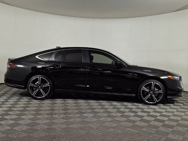 Used 2025 Honda Accord Sport image 10