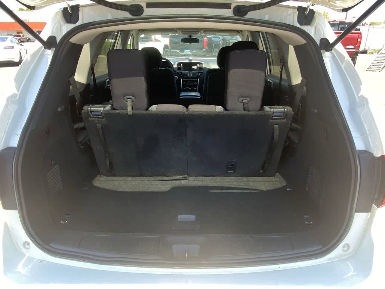 Used 2020 Nissan Pathfinder S AWD/4WD image 23
