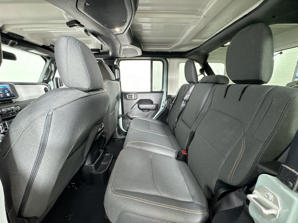 Used 2024 Jeep Wrangler Unlimited AWD/4WD image 15