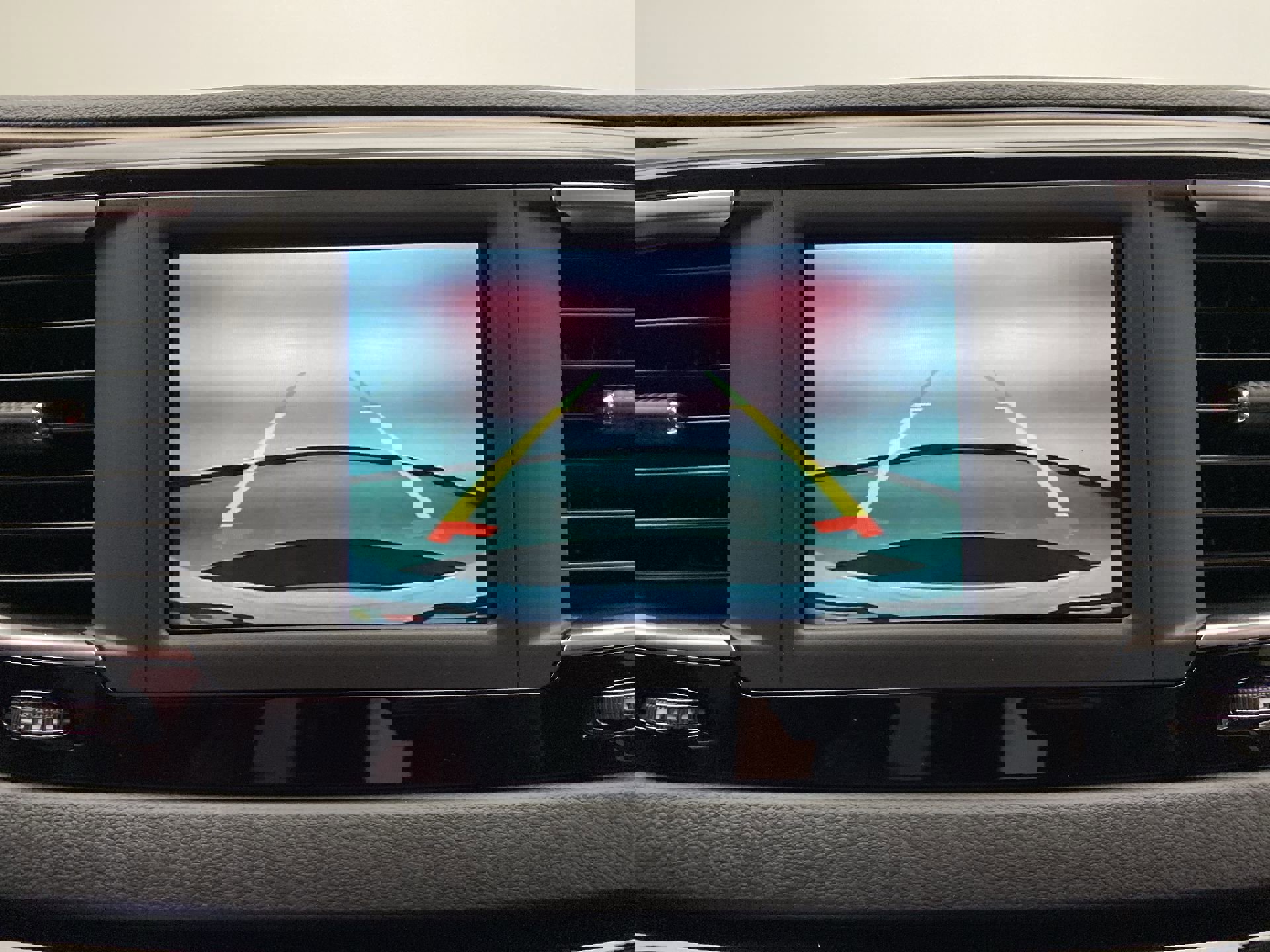 Used 2022 Chrysler Voyager LX image 15